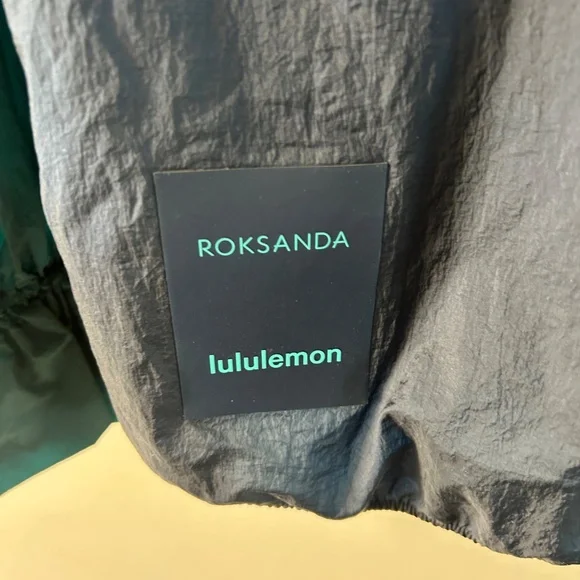 Men's Lululemon Roksanda Half Zipper Light Weight Pullover Jacket w/Hood - Picture 4 of 4